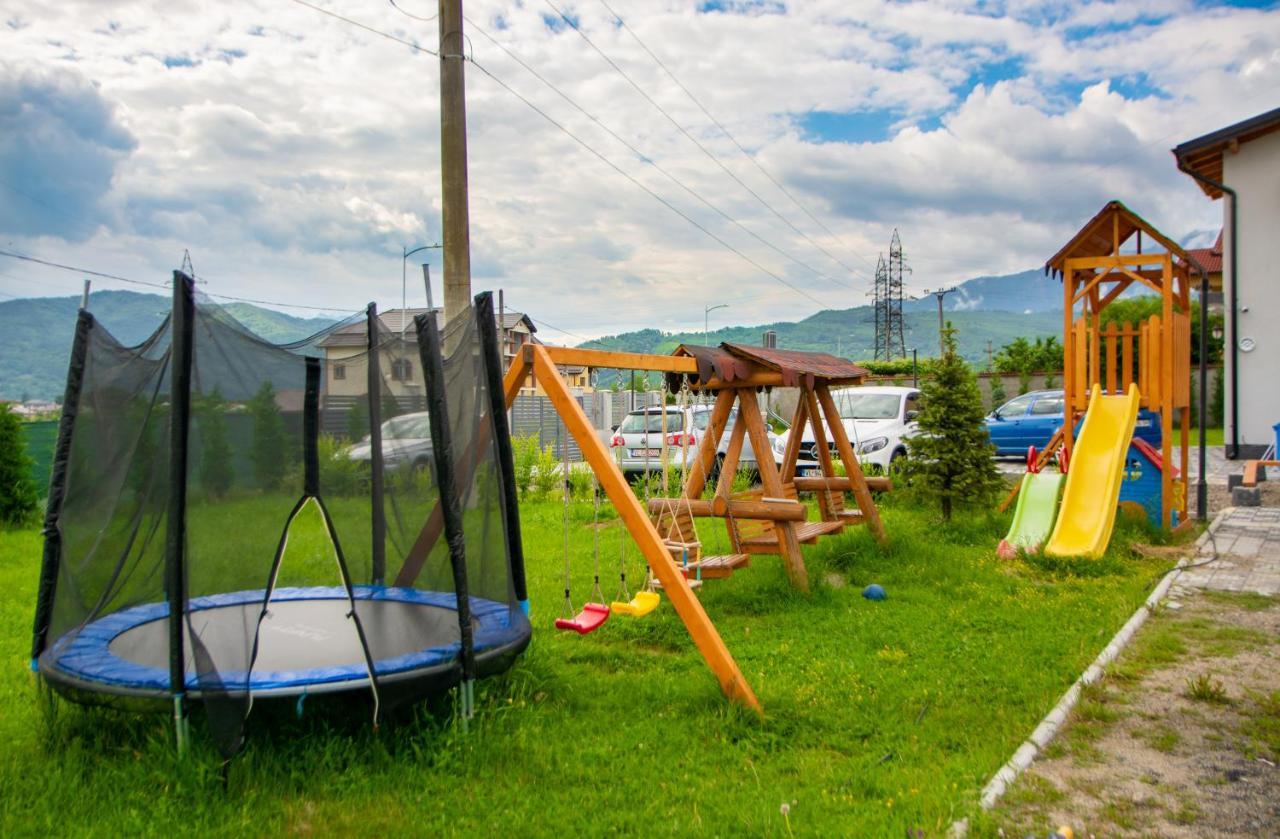 Готель Casute Din Lemn Jiblea Veche Екстер'єр фото